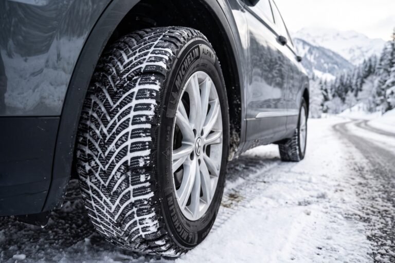 Comment reconnaître un pneu neige
